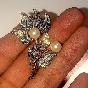 Vtg Damascene Spanish Toledo Gold Tone & Black Leaves Faux Pearl Approx 2”